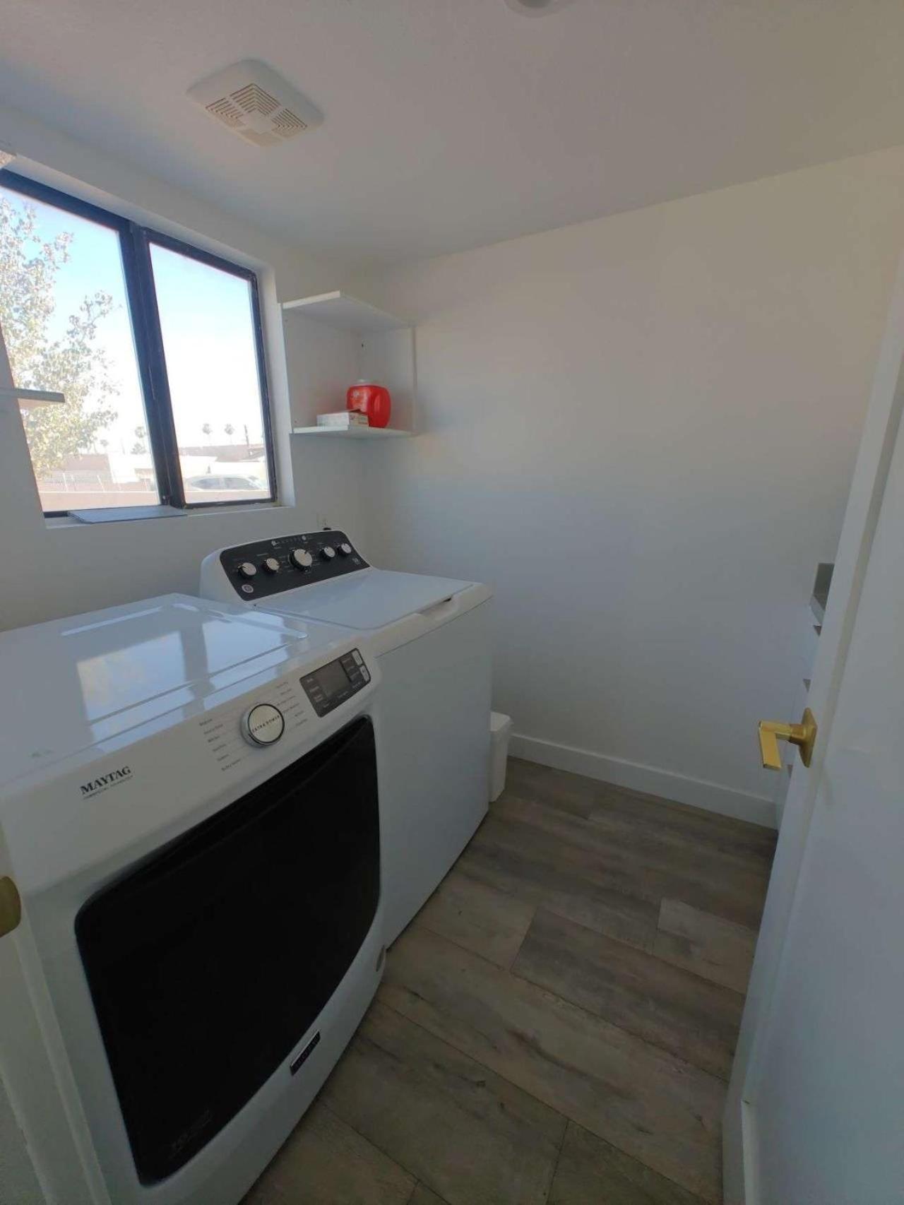 The Strip Is Just Around The Corner! Newly Renovated Luxury Modern Minimalist Villa With Large Pool! Las Vegas Zewnętrze zdjęcie