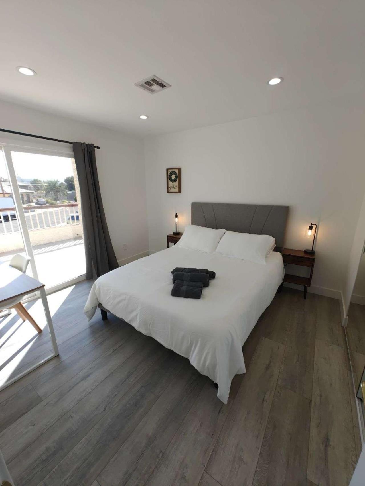 The Strip Is Just Around The Corner! Newly Renovated Luxury Modern Minimalist Villa With Large Pool! Las Vegas Zewnętrze zdjęcie